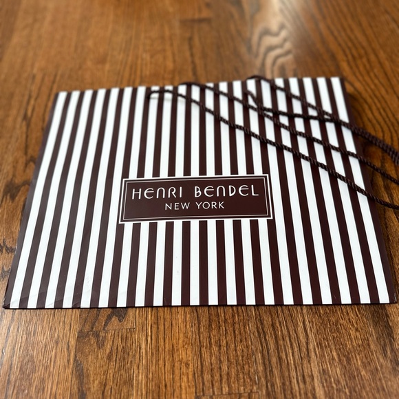 Henri Bendel Large Shopping Bag. Mailed with Purchase from HB- Mint Condition - Picture 5 of 6